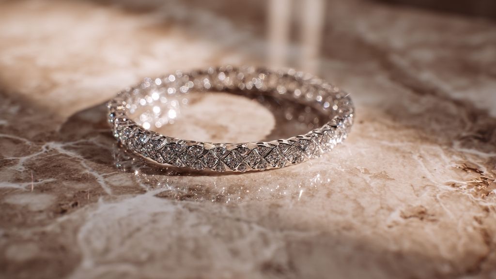 Comment choisir un bijou en platine pour célébrer cet anniversaire